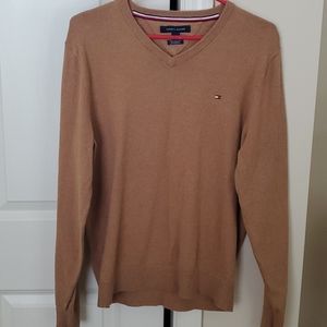 Tommy sweater
